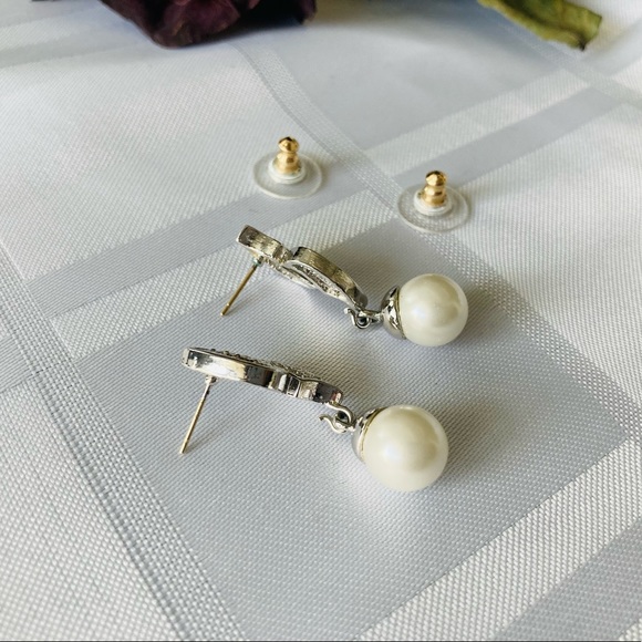 Vintage Butler signed rhinestone paved faux pearl dangle drop earrings - Picture 8 of 9